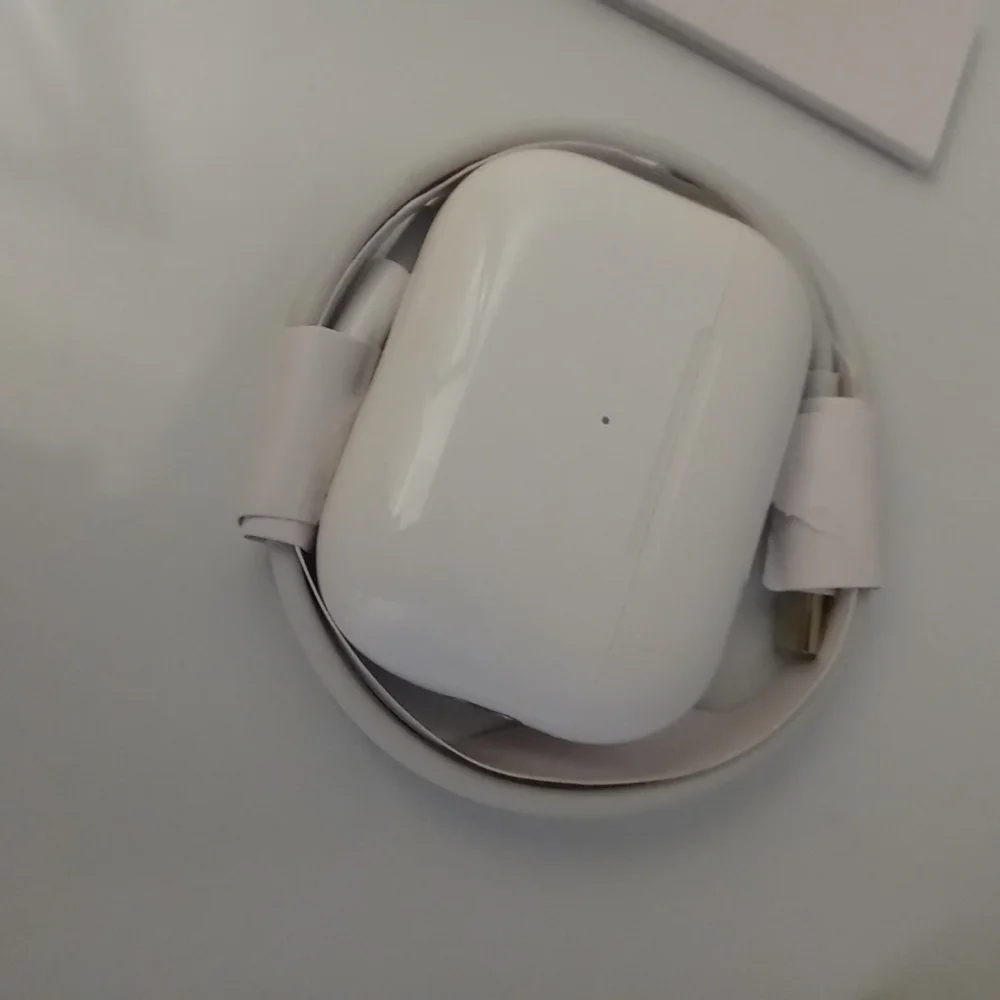 Apple White Wireless Earbuds